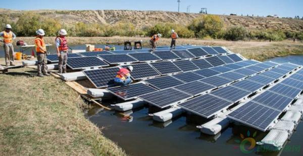 即将在美国科罗拉多州瓦尔登湖安装的漂浮太阳能系统